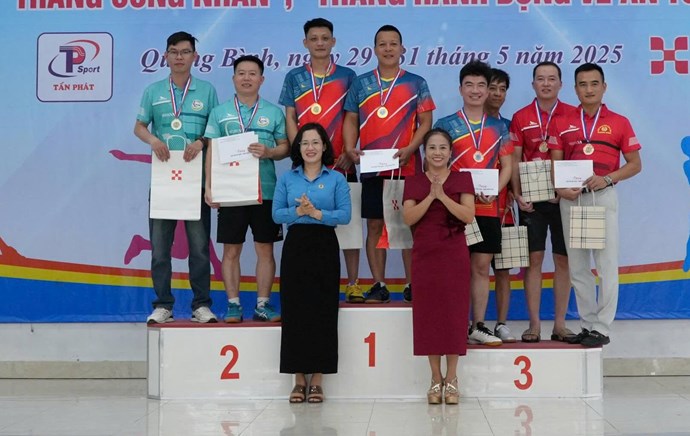 Trao hơn 100 triệu đồng giải thưởng tại hội thao ở Quảng Bình