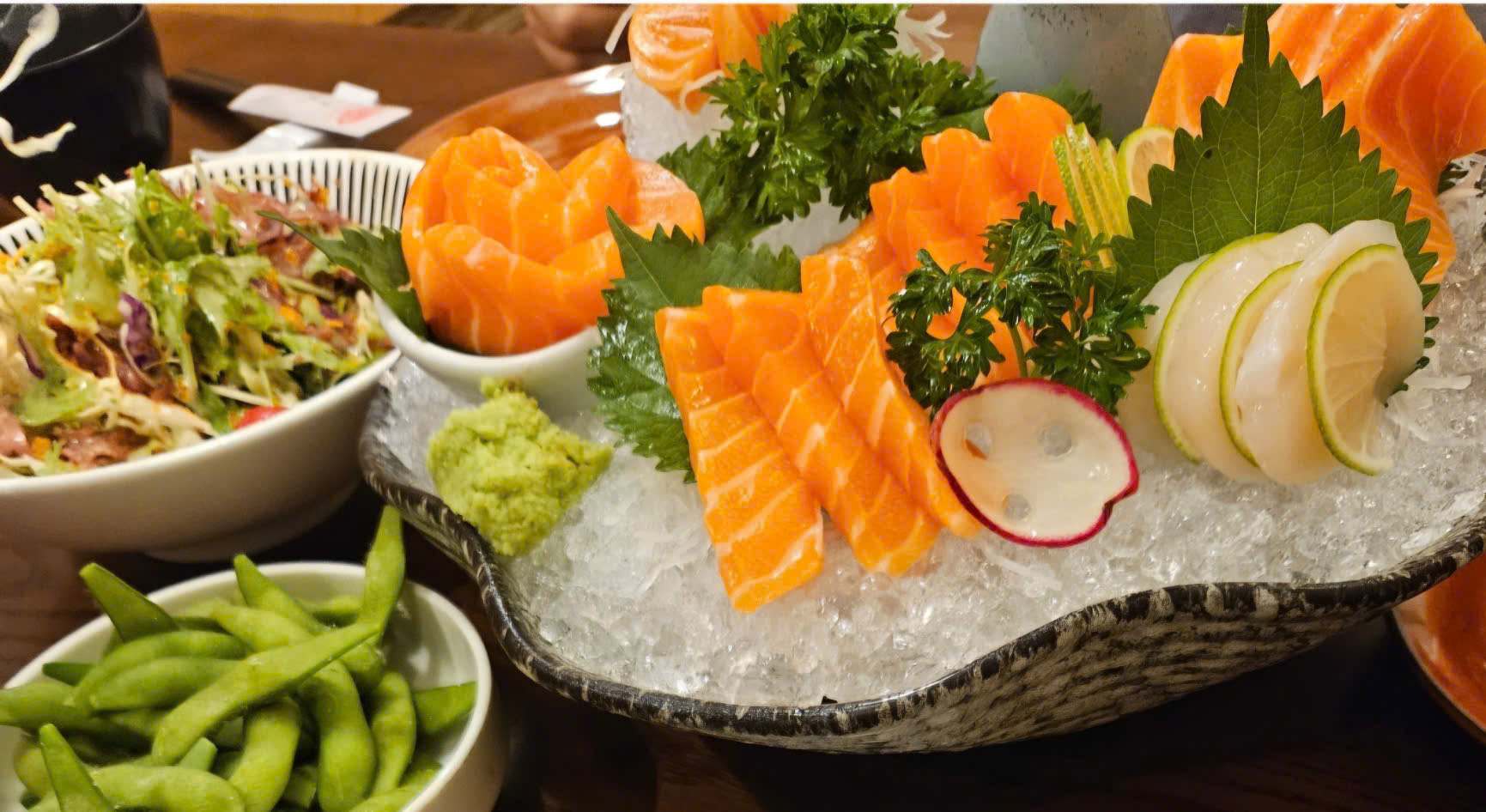 Maintaining weight and combating obesity through healthy eating is also a method of purifying the body. Photo: Quynh Chi