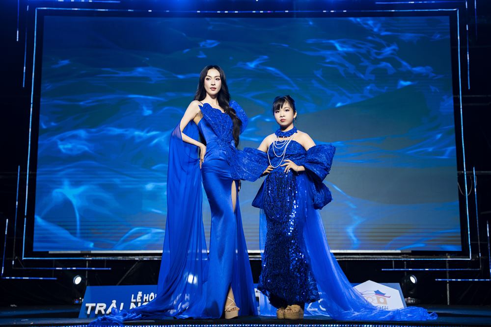 Man ket hop giua Thuy Quynh va Thuy Linh gay chu y. Anh: Ban to chuc