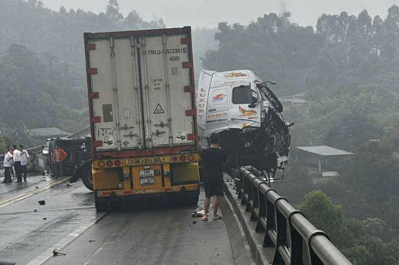 Scene of the accident on the Noi Bai - Lao Cai Expressway. Photo: Provided by the people