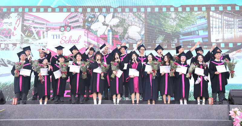 Thanh niên cần gì để tự tin bước ra thế giới?