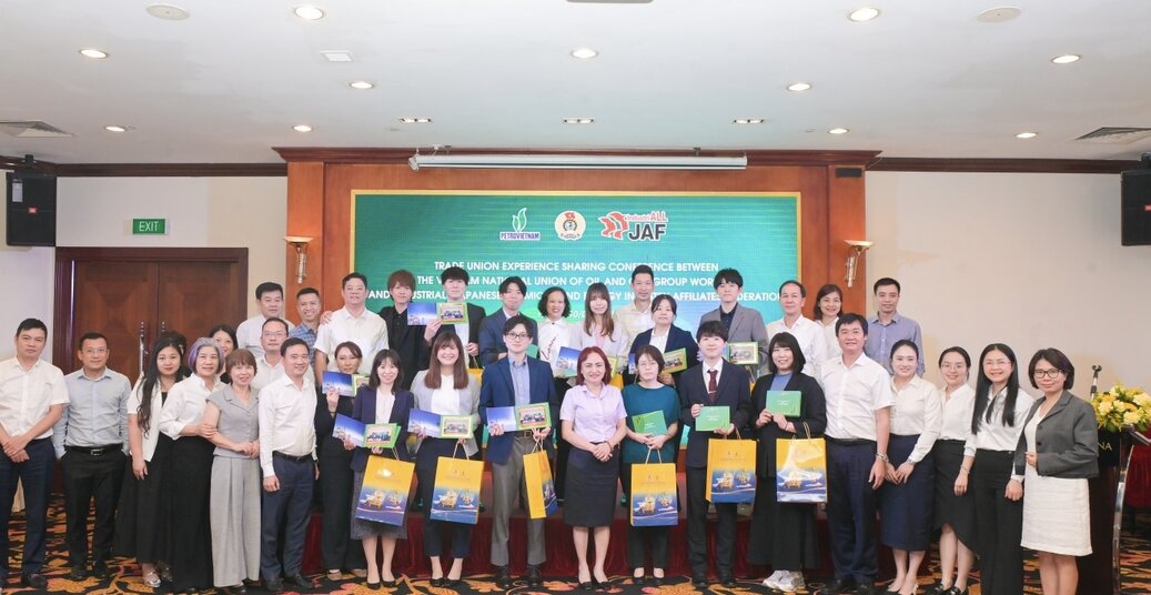 Delegates attending the Workshop "Sharing experiences in trade union activities" discussed cooperation to better protect workers' rights. Photo: Minh Duc