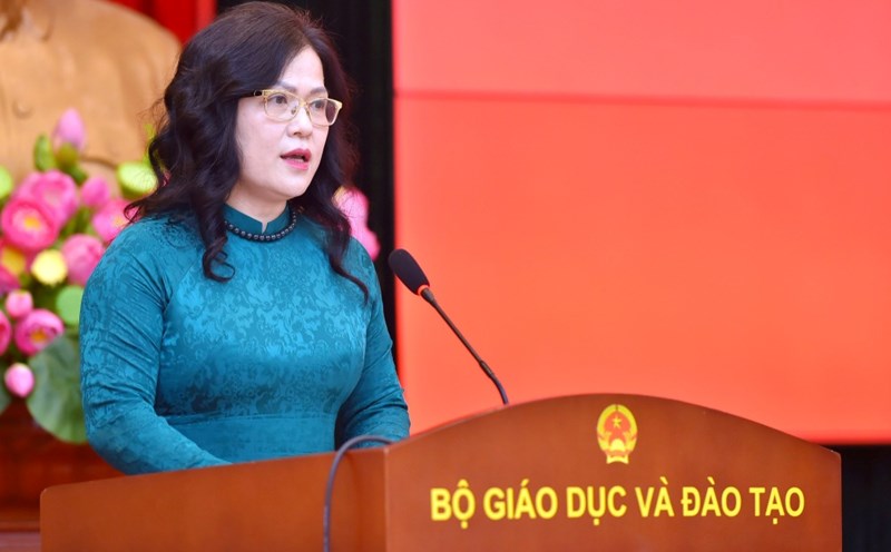 The Central Inspection Commission disciplined Deputy Minister of Education and Training Nguyen Thi Kim Chi with a warning for violations when holding the position of Secretary of the Cua Lo Town Party Committee, Nghe An. Photo: VGP