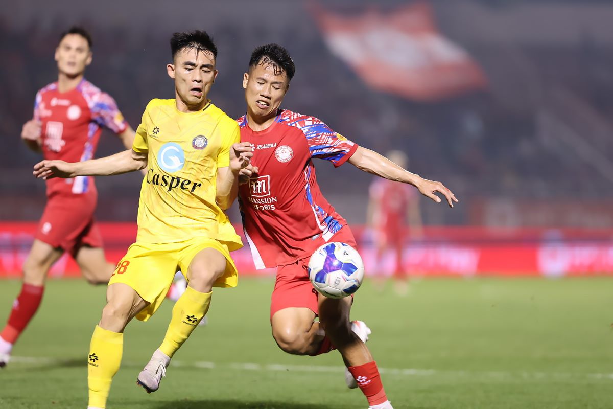 The exciting match between Thanh Hoa and Ho Chi Minh City in V.League is attracting the attention of fans. Photo: VPF