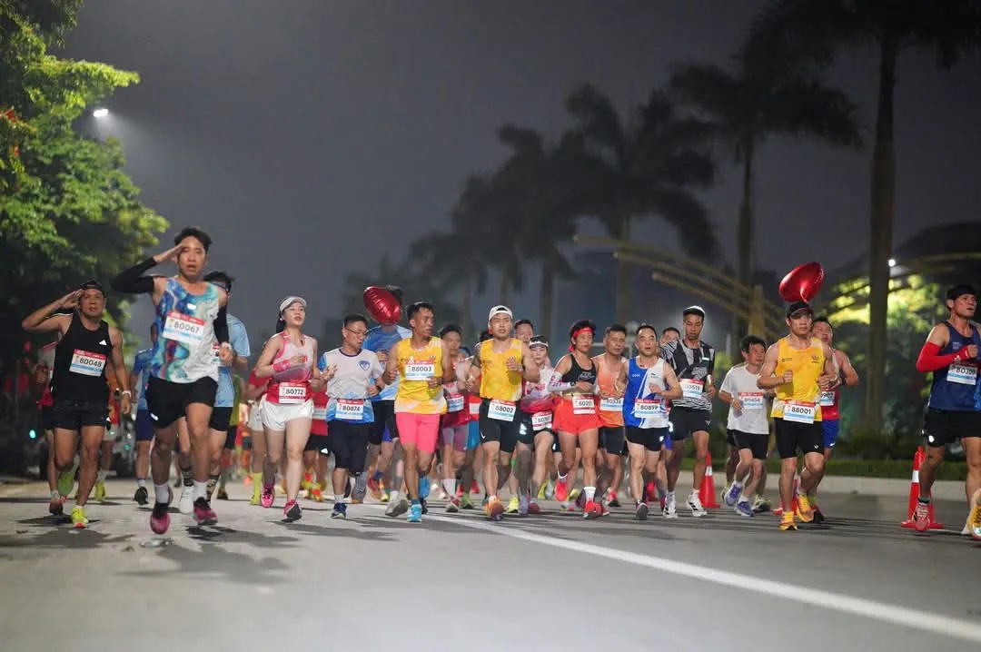 Giai chay thu hut luong van dong vien dong dao, co nhieu van dong vien dang cap cao. Anh: Ngoc Anh