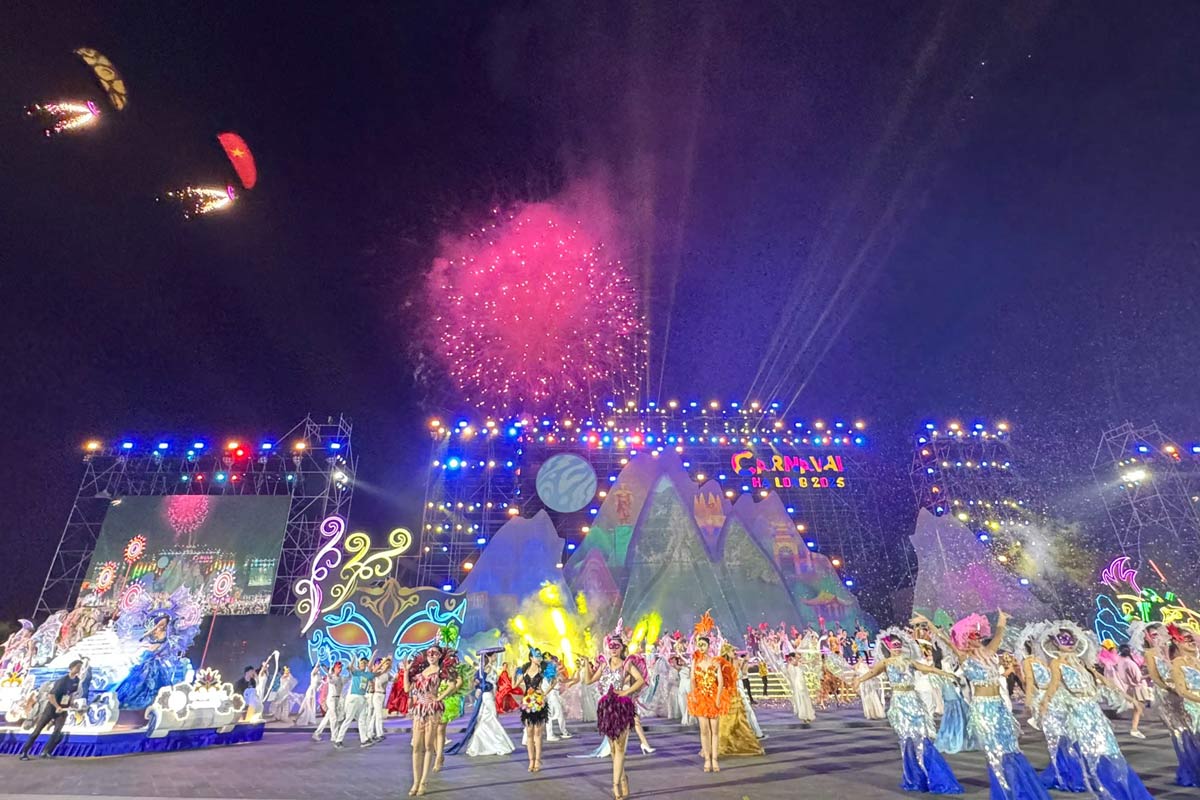 Chương trình Carnaval Hạ Long 2025 với chủ đề “Kết nối di sản – Tiên phong tỏa sáng”. Ảnh: Thanh Tùng