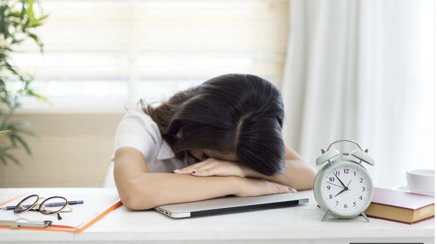 How to practice Inemuri sleep properly. Photo: Thuy Duong