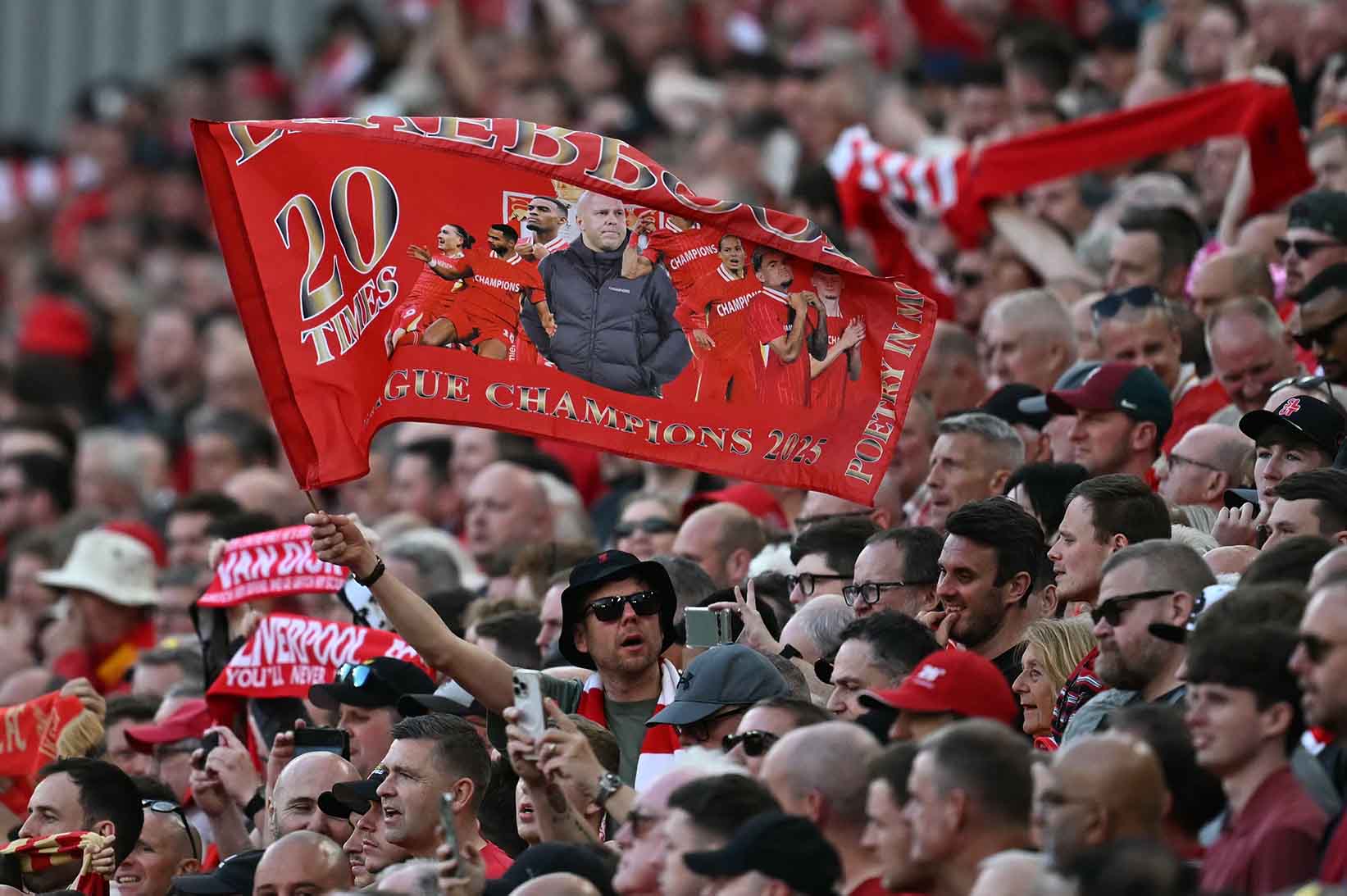 Liverpool vua co danh hieu vo dich Anh lan thu 20 trong lich su. Anh: AFP