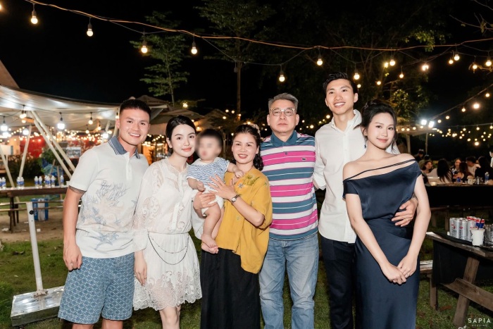 Gia dinh Quang Hai du sinh nhat con trai cua Doan Van Hau va Doan Hai My. Anh: Quang Hieu