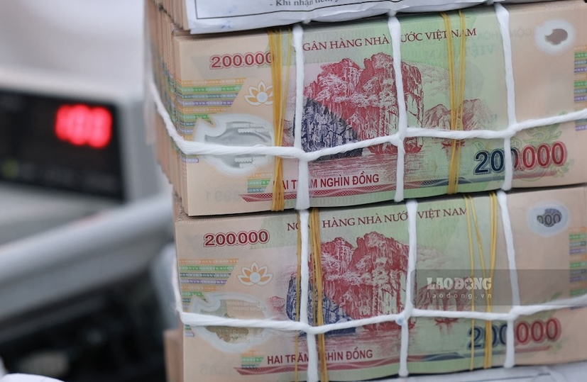 The Ministry of Finance has abandoned 8 Circulars that once regulated the source of salary reform. Photo: Hai Nguyen.