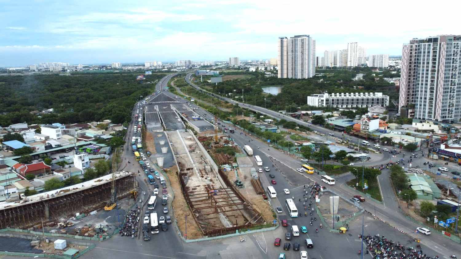 Giao thong tai khu vuc gan nut giao An Phu (TP Thu Duc). Anh: Anh Tu