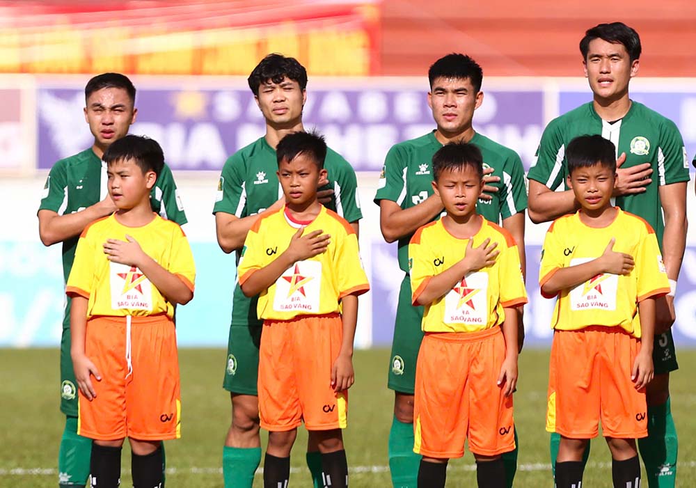 Chieu 4.5, cau lac bo Truong Tuoi Binh Phuoc co chuyen lam khach den san cua cau lac bo Dong Nai o luot tran vong 17 giai hang Nhat Quoc gia 2024-2025. Truoc tran dau nay, Cong Phuong va cac dong doi dang co chuoi 5 chien thang lien tiep.