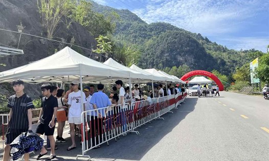 Nhiều du khách chọn các di tích lịch sử tại Cao Bằng để du lịch trong kỳ nghỉ lễ vừa qua. Ảnh: Sở VHTT&DL tỉnh Cao Bằng.