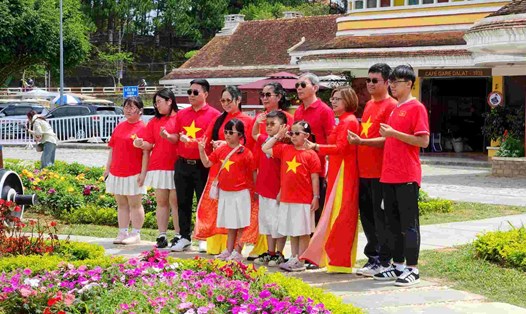 Dịp nghỉ lễ năm nay, Lâm Đồng có nhiều sản phẩm du lịch mới và đã đón khoảng 240.000 lượt du khách đến thăm quan. Ảnh: Lam Hồng