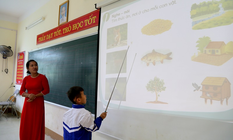 Teacher recruitment will have many changes when implementing the 2-level local government model (no longer district-level). Photo: Bich Ha