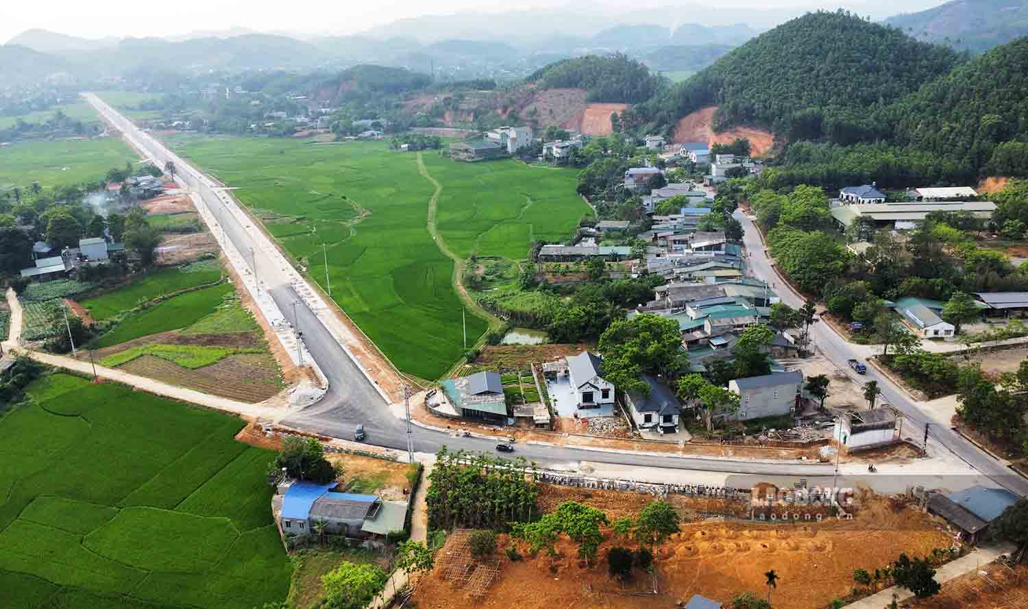 Tuyen duong tu trung tam thi tran Son Duong voi diem cuoi giao cat voi QL.37 theo huong di Thai Nguyen. Anh: Viet Bac.