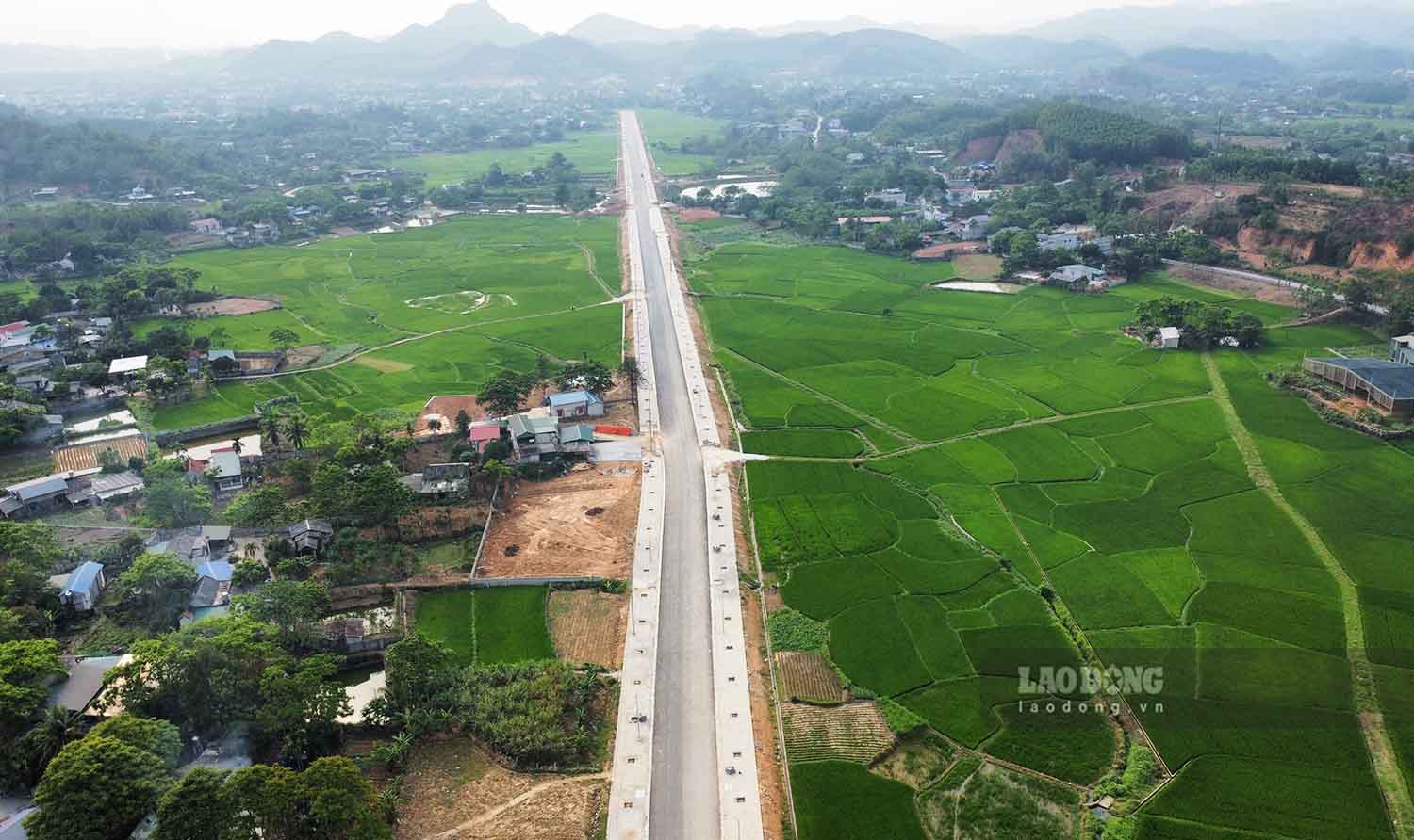 Tuyen duong mo moi theo tieu chuan duong noi thi. Anh: Viet Bac.