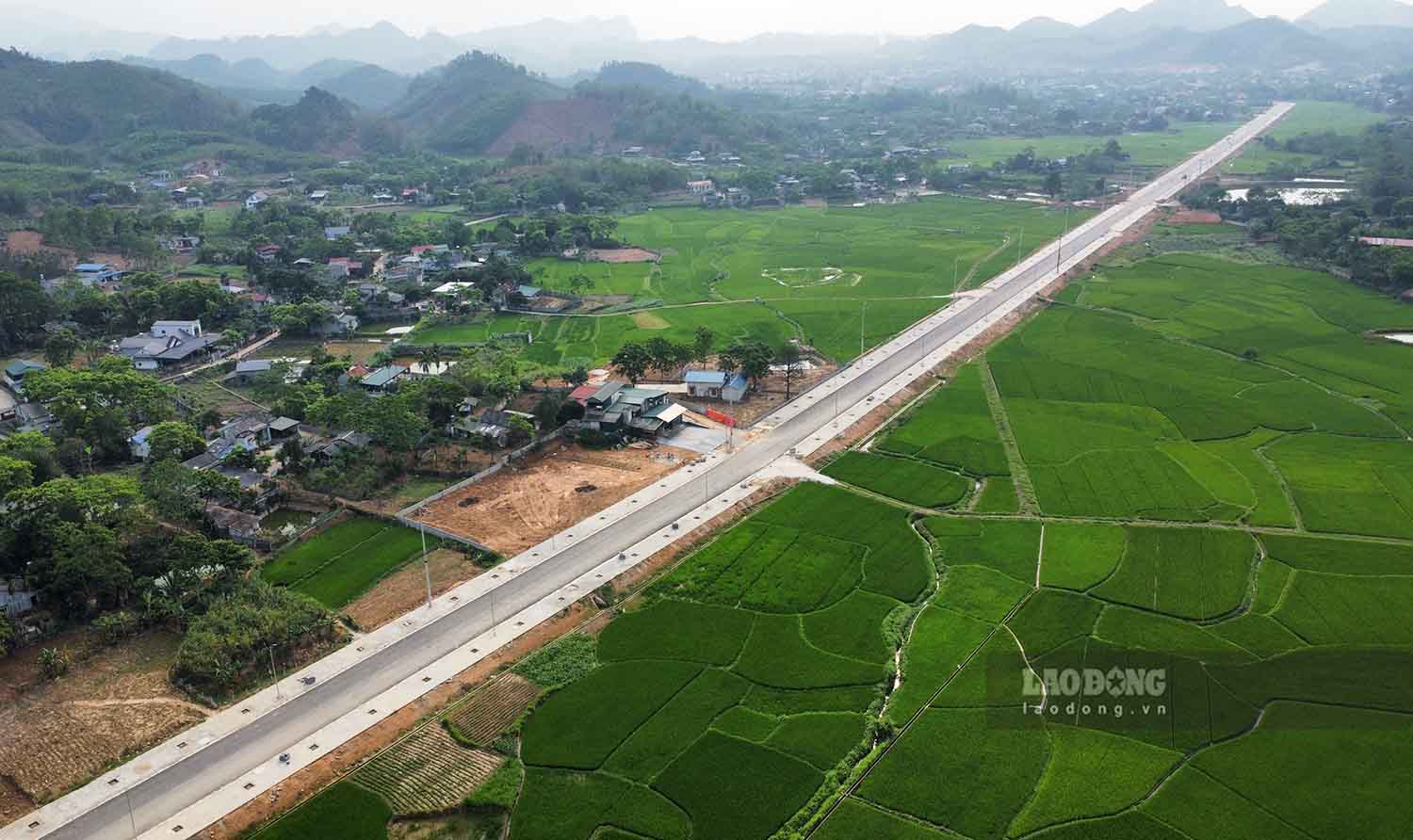 More than 2km of road in Son Duong town with a total investment of 110 billion VND. Photo: Viet Bac.