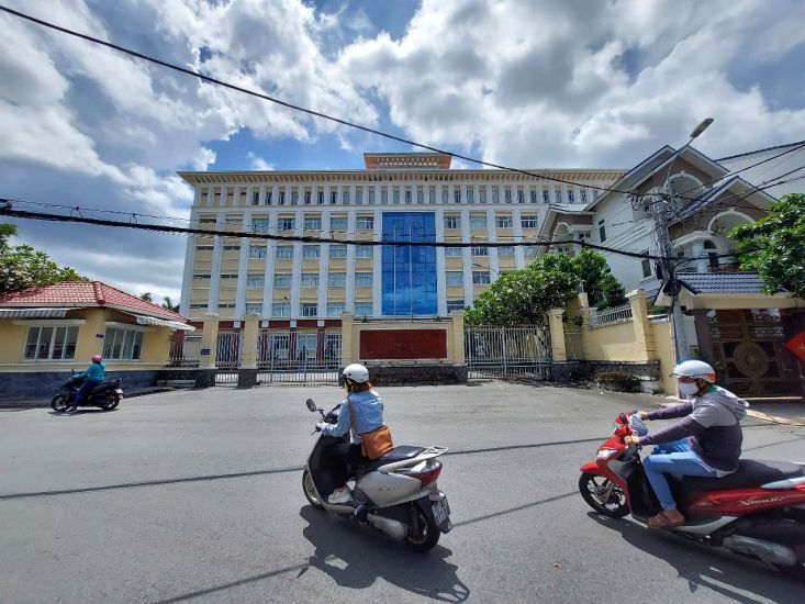 The old District 9 People's Committee headquarters (now Thu Duc City) has been abandoned for more than 4 years. Photo: Minh Quan