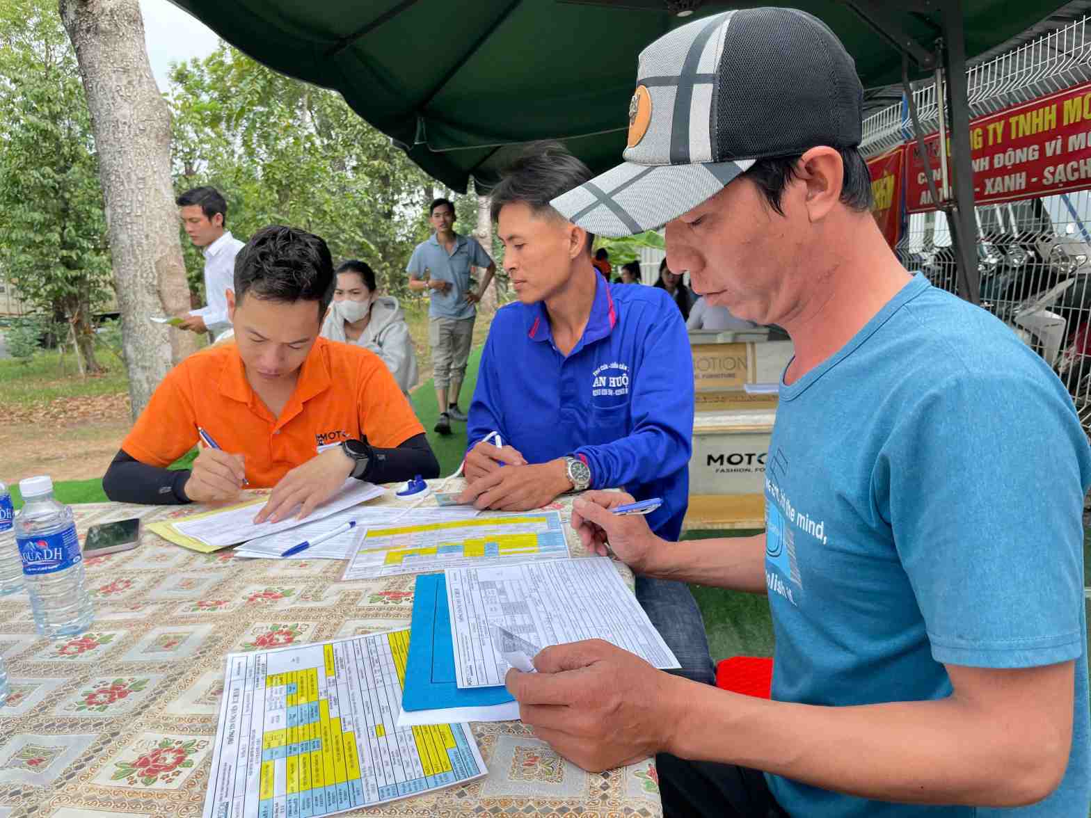Enterprises in Binh Duong continue to recruit workers after the holiday. Photo: Dinh Trong