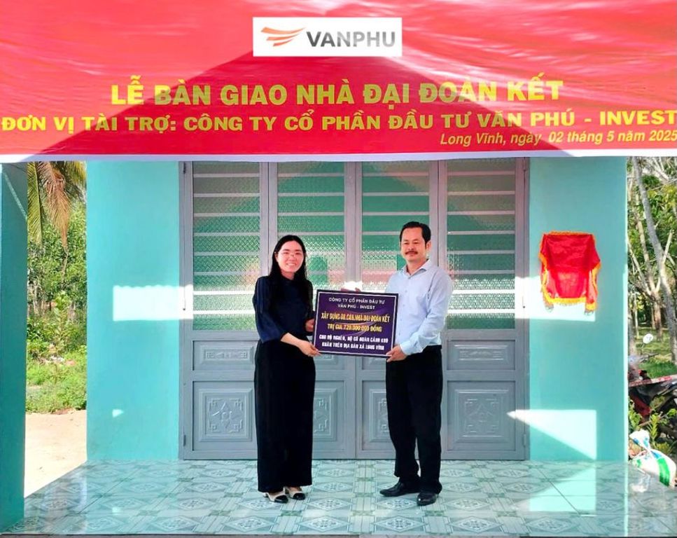 Ung ho 720 trieu dong xay nha cho cac ho ngheo tai Tay Ninh la minh chung ro net cho triet ly phat trien BDS “Vi Nhan Sinh” ma Van Phu - Invest theo duoi.