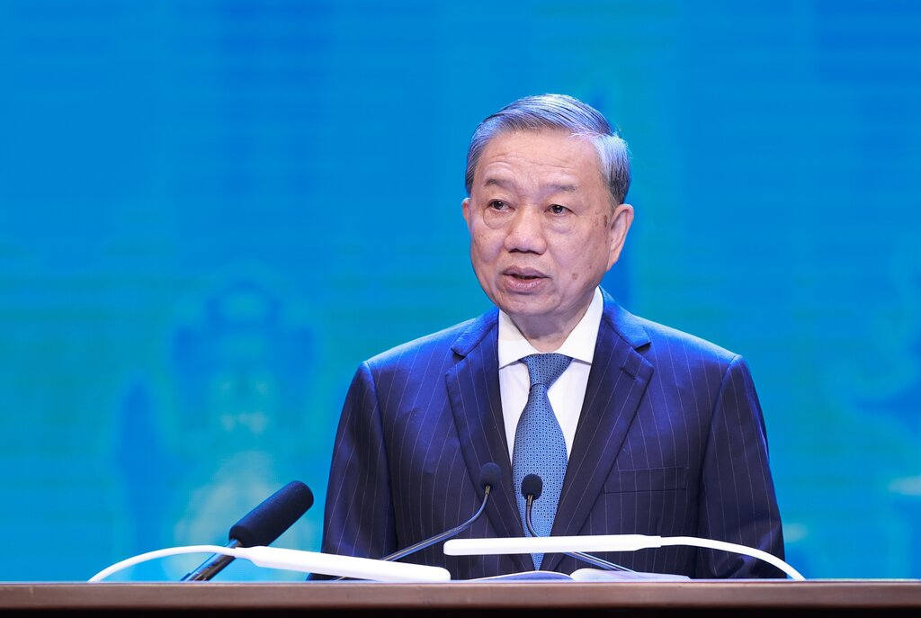 General Secretary To Lam has just signed and issued Resolution No. 68-NQ/TW dated May 4, 2025 of the Politburo on private economic development. Photo: Hai Nguyen