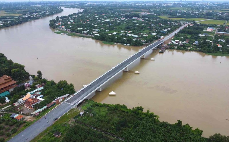 Bach Dang 2 Bridge connects Dong Nai and Binh Duong provinces. Documentary photo: HAC