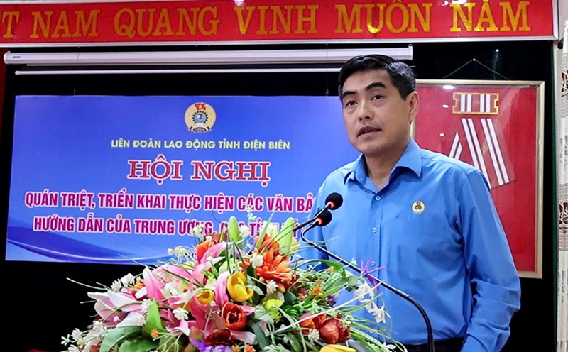 Mr. Tan Minh Long - Chairman of the Dien Bien Provincial Federation of Labor - spoke at the conference. Photo: Tran Nga