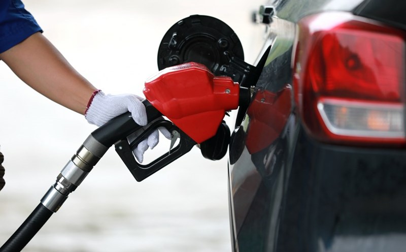 Gasoline prices have hit a multi-year low. Photo: Xinhua
