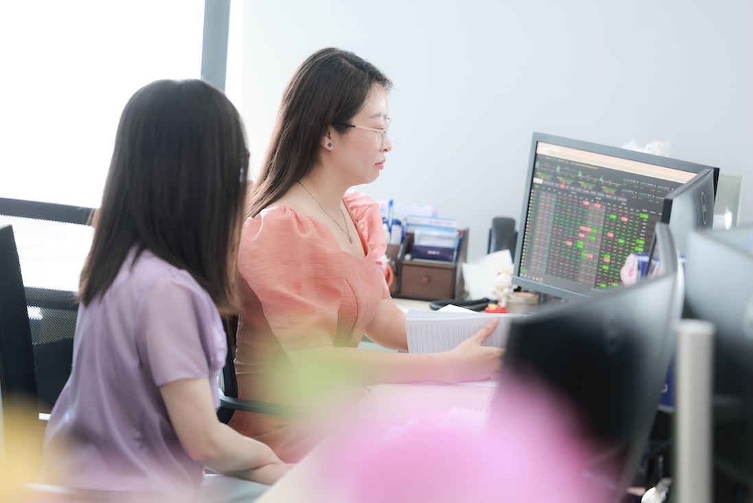 VN-Index increased by 13 points, the group of stocks broke out in the official trading session of KRX. Photo: Hai Nguyen