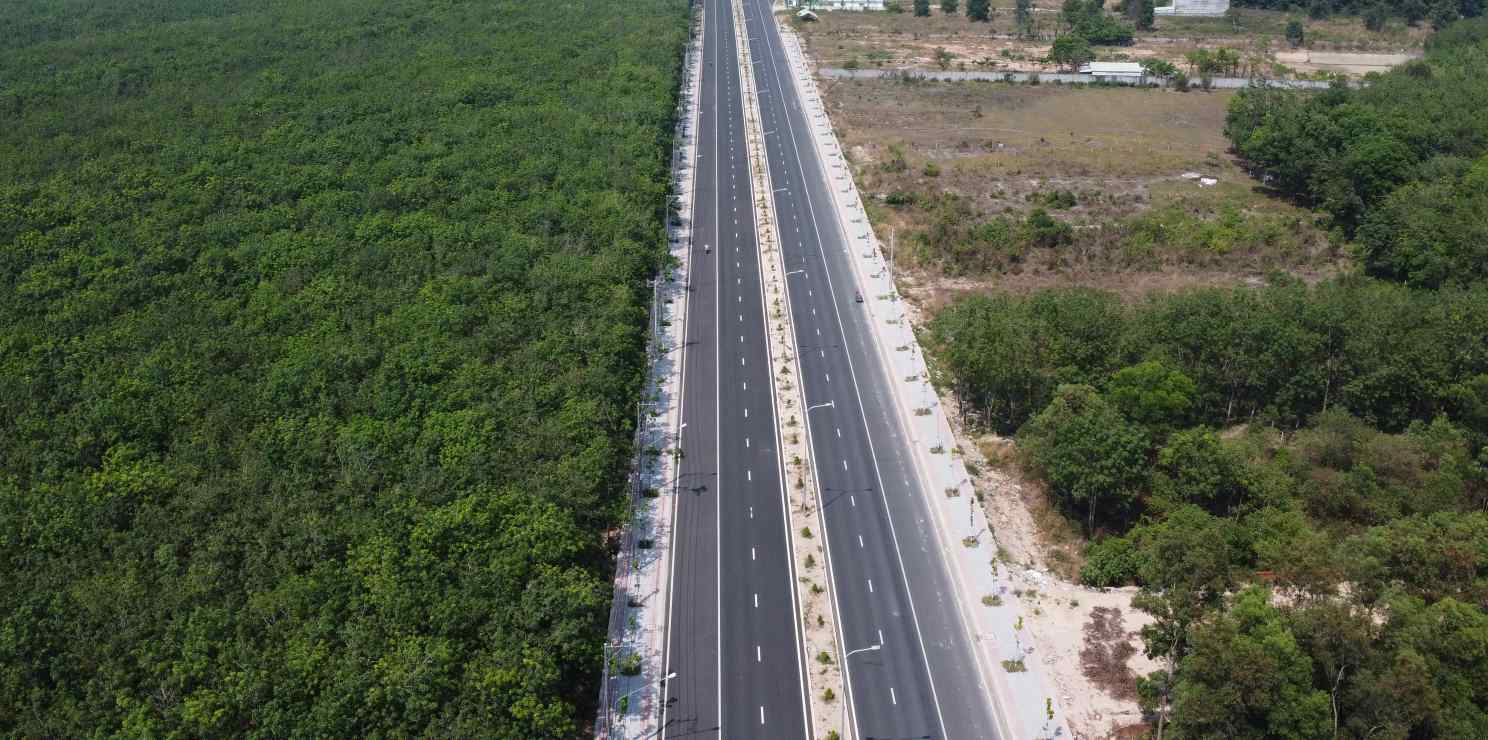 Binh Duong expands routes to develop industrial parks in Bac Tan Uyen district. Photo: Dinh Trong