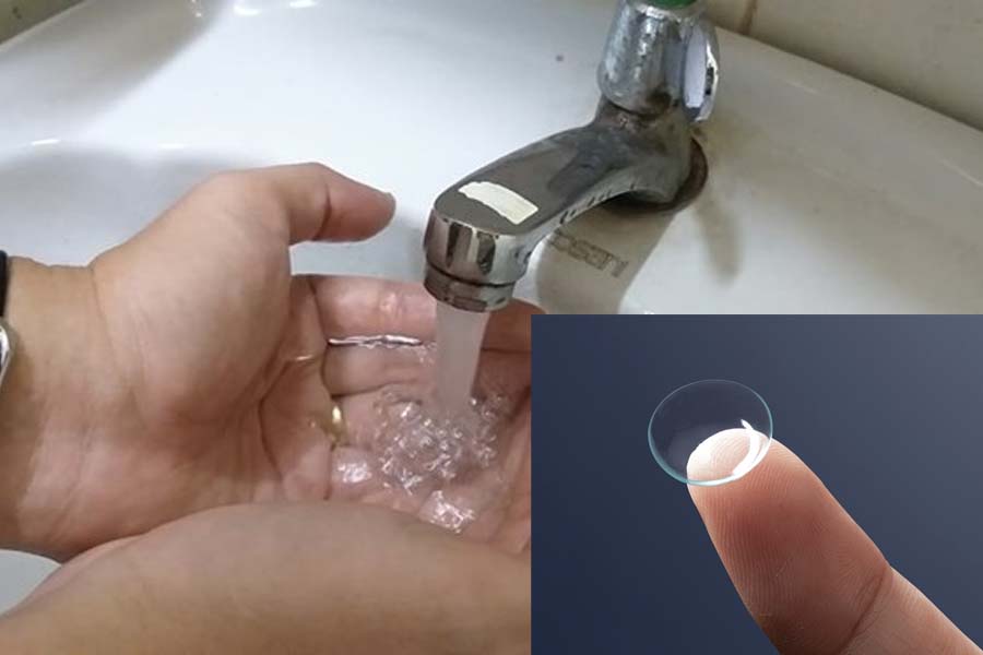 El uso de gafas de contacto en contacto con agua como el lavado de cara puede implicar un riesgo grave para la vision. Imagen de la pagina