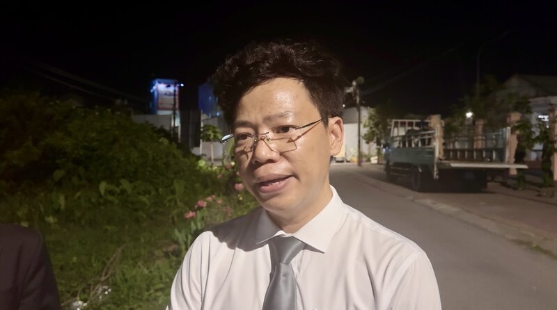 The Ho Chi Minh City Association for the Protection of Children's Rights sent 4 lawyers to provide legal support to the family of a 14-year-old girl in Vinh Long who died in a traffic accident in 2024. Photo: Hoang Loc