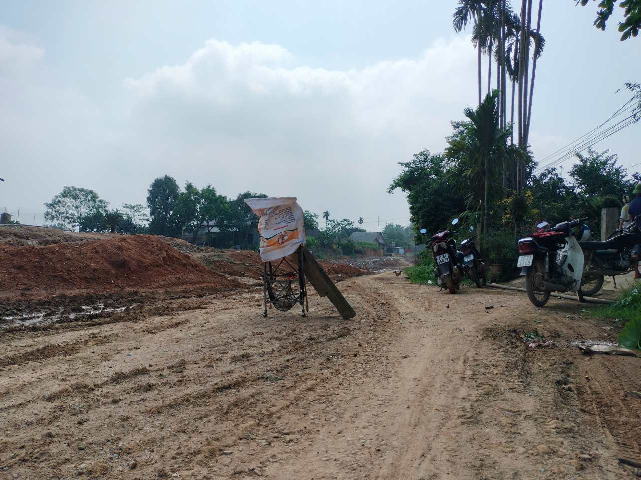 Chi trong 1 tuan trong 4 co den 3 lan do dac ra cac chi so khac nhau khien nguoi dan hoang mang. Anh: Van Duc.