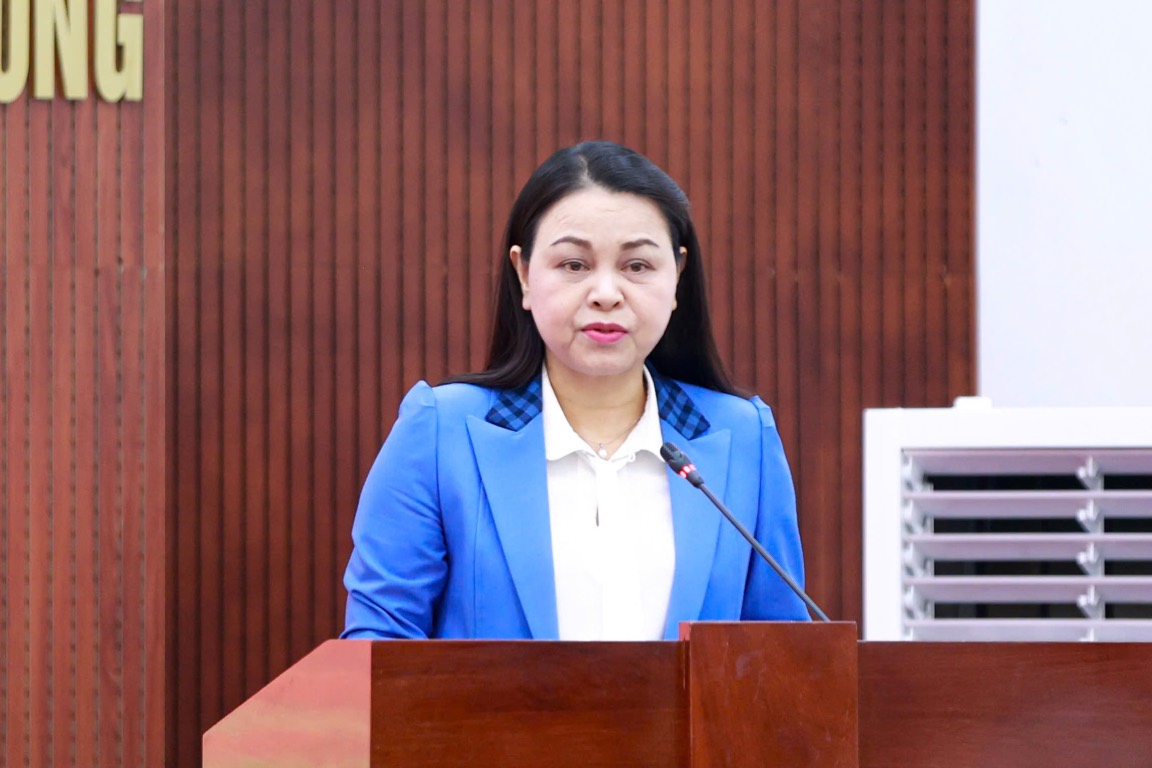 El vicepresidente y secretario general de la Comision Central del Frente Patriotico de Vietnam, Nguyen Thi Thu Ha, es miembro permanente de la Comision para redactar enmiendas y complementos a algunos articulos de la Constitucion de 2013. Imagen de la ciudad de Hainan