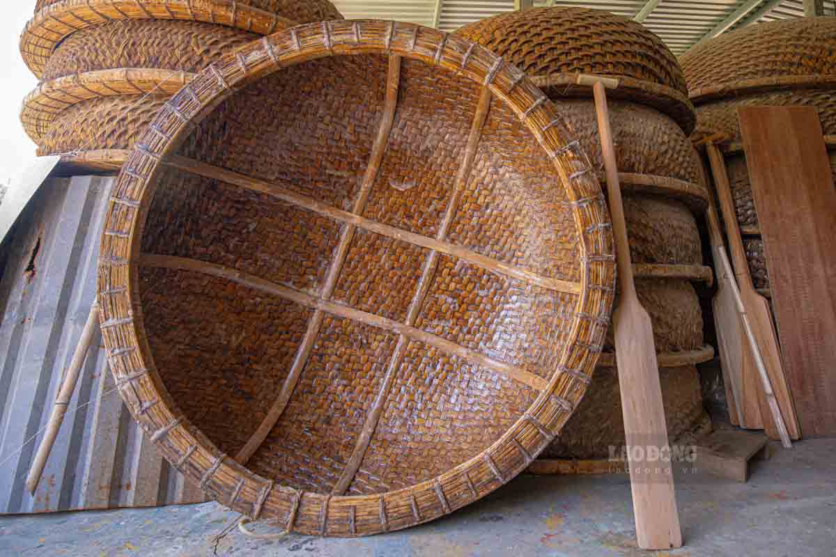 កន្ត្រក​ដែល​ផលិត​រួច​មាន​គុណភាព​សម្រាប់​នាំ​ចេញ​ទៅ​ទីផ្សារ​ពី​ការ​ត្បាញ​រហូត​ដល់​ចប់​ត្រូវ​ចំណាយ​ពេល​ប្រហែល ៨ ទៅ ១០ ថ្ងៃ។ តម្លៃទីផ្សារមានចាប់ពី 1.8 លានដុង ដល់ 3 លានដុង/ដុំ អាស្រ័យលើទំហំ និងចំនួនកំណាត់។