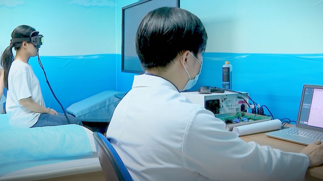 Ứng dụng AI điều trị rối loạn tiền đình không xâm lấn và có độ an toàn cao. Ảnh: Bệnh viện cung cấp 