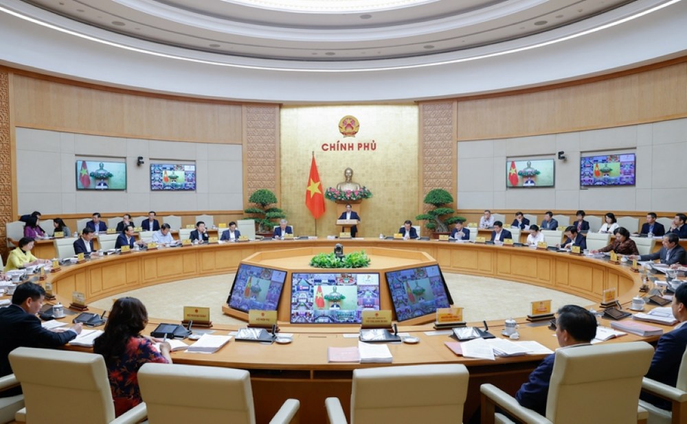 El presidente y vicepresidente de los Comites Populares de Provincias y Ciudades despues del acuerdo sera nombrado. En la foto se encuentra la sesion regular del gobierno en marzo de 3.2025 y la conferencia gubernamental con localidades. Foto: VGP