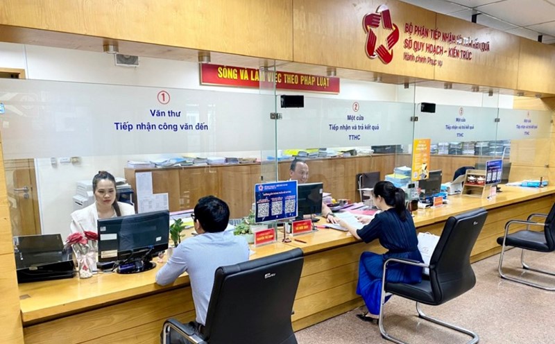 The Ministry of Home Affairs outlined the task of accelerating salary reform and paying salaries according to job positions. Illustrative photo: Hanoi.gov.vn