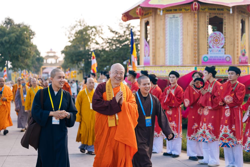Miles de personas asistieron a la celebracion de la Vesak de las Naciones Unidas 2025 por primera vez en la capital china