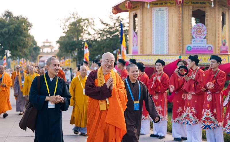 Thousands of people attended the 2025 United Nations Vesak for the first time in Ho Chi Minh City