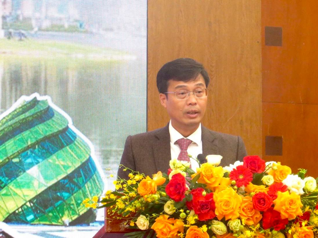 Ông Đinh Văn Tuấn - Phó chủ tịch UBND tỉnh Lâm Đồng - phát biểu tại họp báo. Ảnh: Huyền Chi