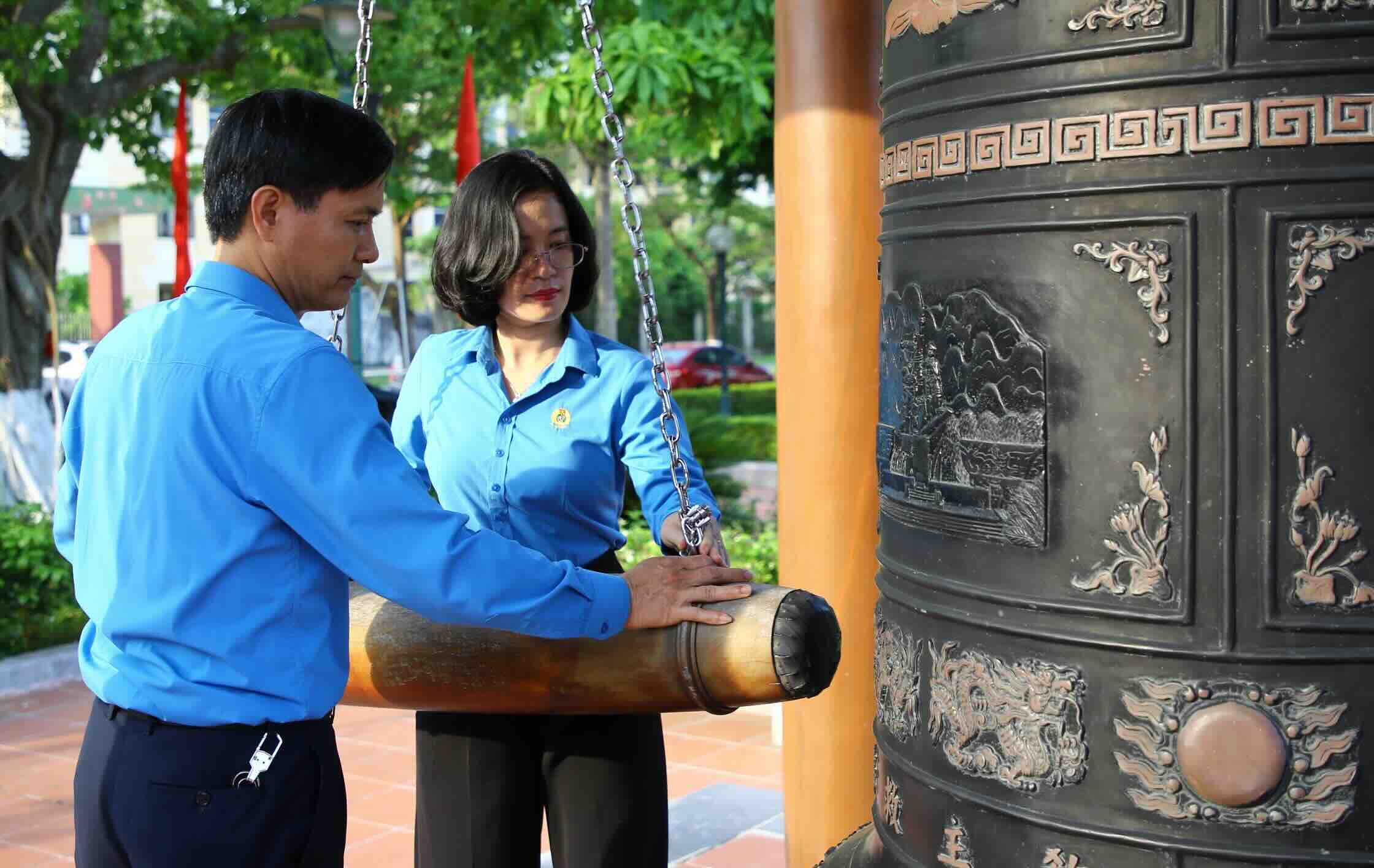  Thỉnh chuông tại 