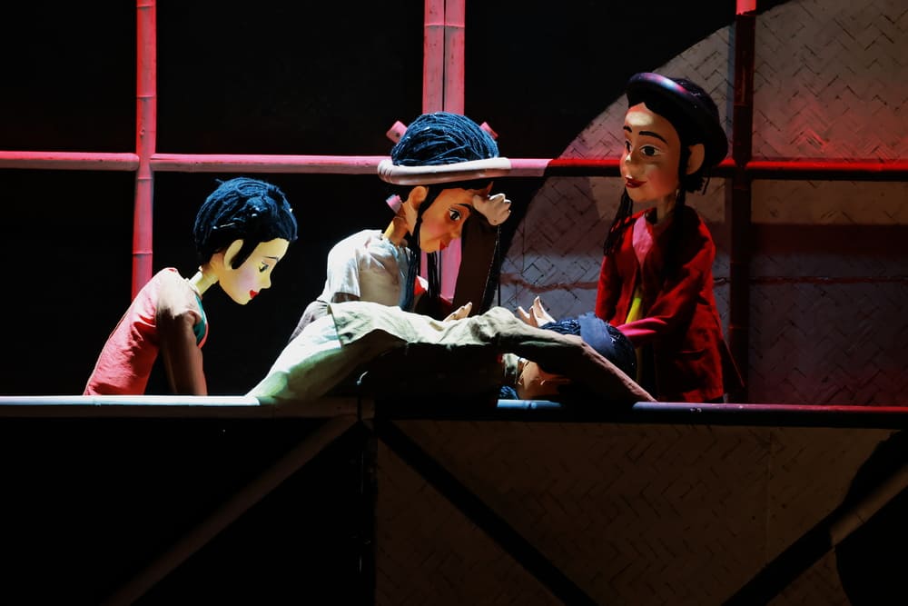 The puppet play "The soul of Truong Ba Da Van Giam 2025" has a contemporary feel. Photo: Thang Long puppetry Theater