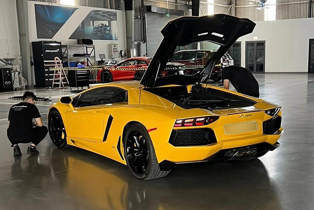 The first Lamborghini Aventador supercar to return to Vietnam has found a new owner in Ho Chi Minh City. Photo: Liem Nguyen