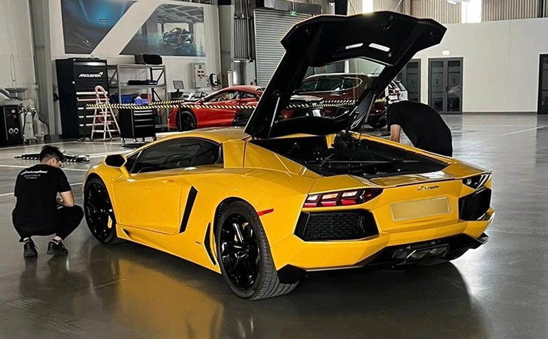 The first Lamborghini Aventador supercar to return to Vietnam has found a new owner in Ho Chi Minh City. Photo: Liem Nguyen