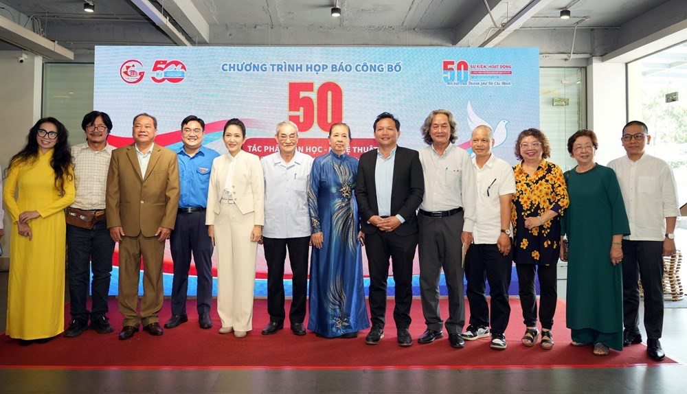 Ho Chi Minh City announces 50 outstanding literary and artistic works. Photo: Hoang Dung.