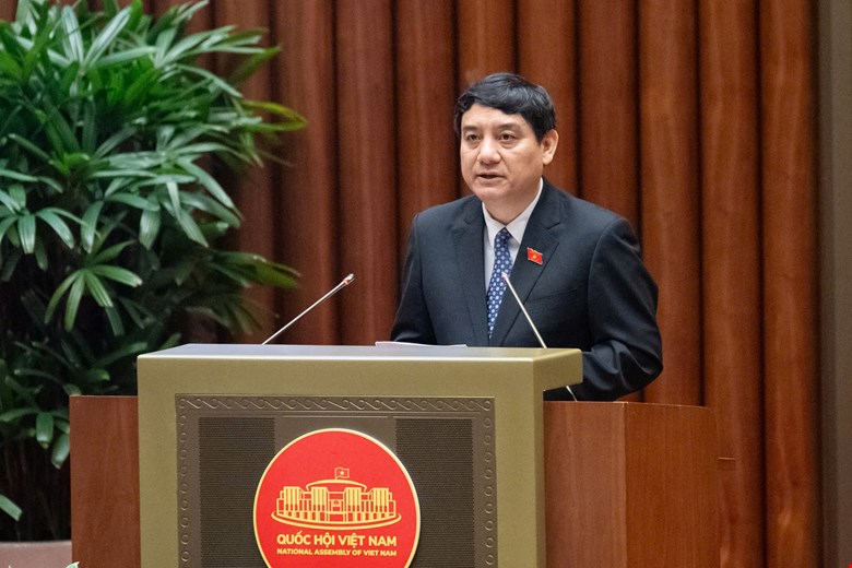 Chu nhiem Uy ban Van hoa va Xa hoi Nguyen Dac Vinh bao cao giai trinh, tiep thu, chinh ly du thao Luat Nha giao. Anh: Quochoi.vn 