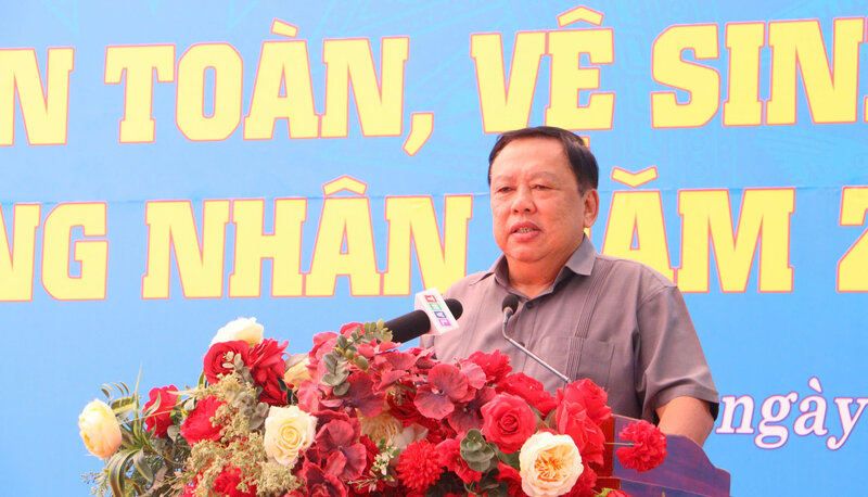 El Sr. Nguyen Van Liet, Vicepresidente de la Junta de la Provincia de Vinh Long, hablo en la ceremonia de lanzamiento. Imagen de la ciudad de Huanglong