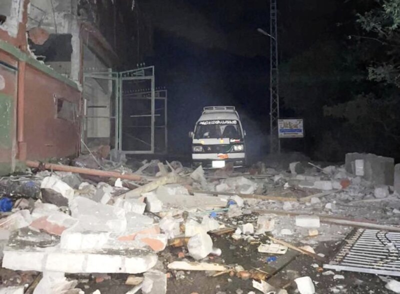 A building was destroyed in an Indian missile attack in Muzaffarabad, Kashmir controlled by Pakistan, on May 7, 2025. Photo: Xinhua